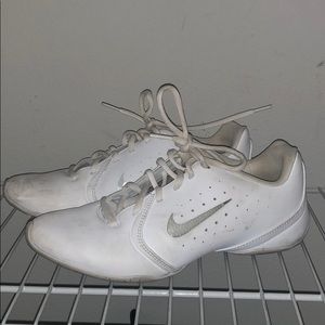 Used Nike Sideline Cheer Shoes 👟